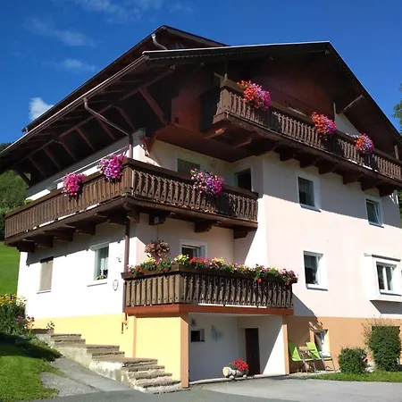 Haus Ganzer شقة